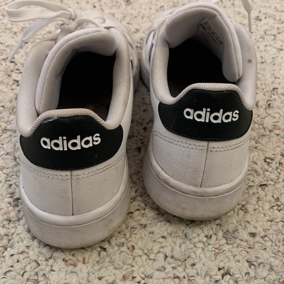 Classic Adidas - Picture 3 of 7